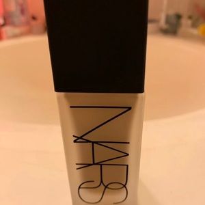 Nars All Day Luminous Foundation